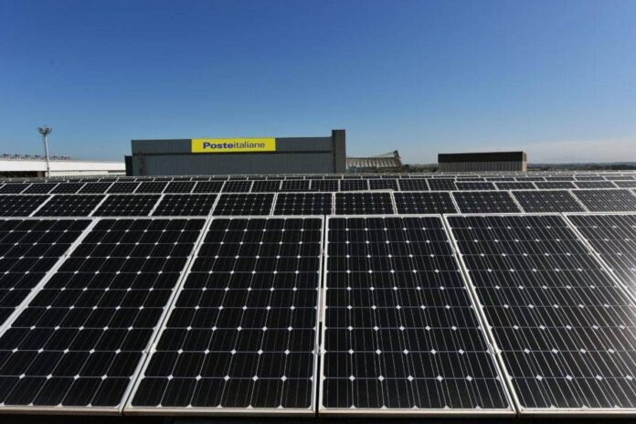 Poste, avanti sviluppo fotovoltaico: target 1300 impianti entro fine anno