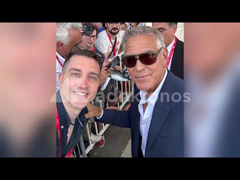 Prende due settimane di ferie per scattarsi selfie con le star, a Venezia 2026 c’è “l’acchiappavip”