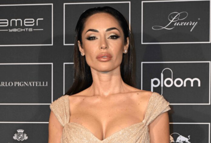 Raffaella Fico: “Io tradita, l’ho cacciato subito di casa. Smettiamola di dare la colpa alle donne”