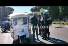 Roma invasa dalle golf car, valanga di multe e patenti ritirate dopo i blitz dei carabinieri – Video