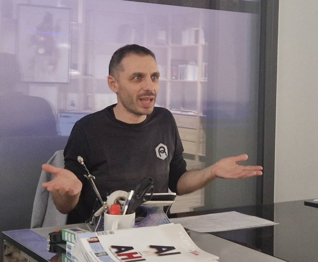 Intelligenza artificiale, alfabetizzazione: la facilita Alessandro Dai Zotti che ne scrive su VicenzaPiù