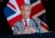 Sospetti finanziamenti illeciti, due dirigenti di Reform Uk si dimettono: Farage in piena bufera