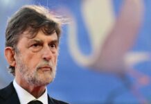 “Spenga il telefono”, Nanni Moretti interrompe la proiezione a Venezia