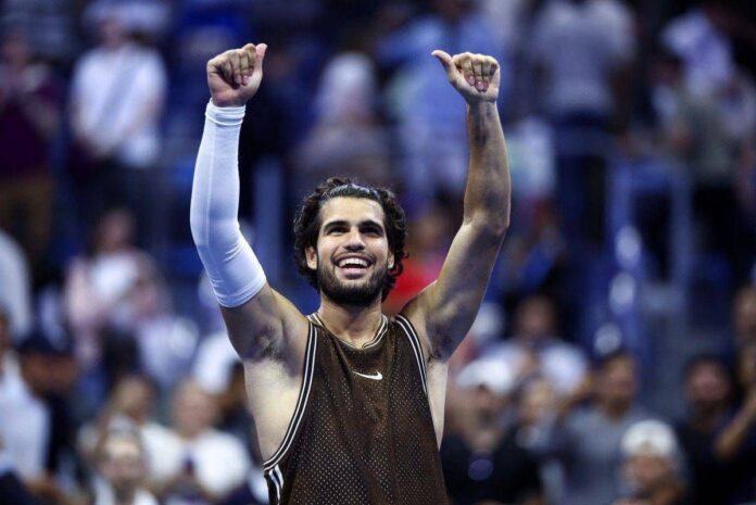 Us Open, Carlos Alcaraz soffre ma rimonta e batte Jaime Faria: è terzo turno