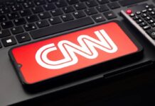 Usa, giudice ordina a Trump lo stop al bando dei media: “Riammetta alla Casa Bianca Cnn, MsNow e Politico”