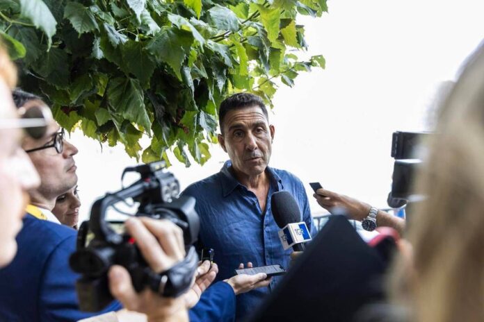 Vannacci a Cernobbio: “Orgoglioso di essere qui, finanza interessata a quello che sta succedendo”