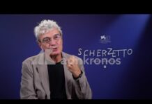 Venezia 83, Mario Martone: “Nella vita serve qualcuno che smonti il peso ci portiamo addosso”
