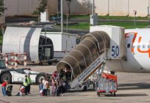 Volo Dubai-Tel Aviv, passeggeri in festa dopo attacco sventato