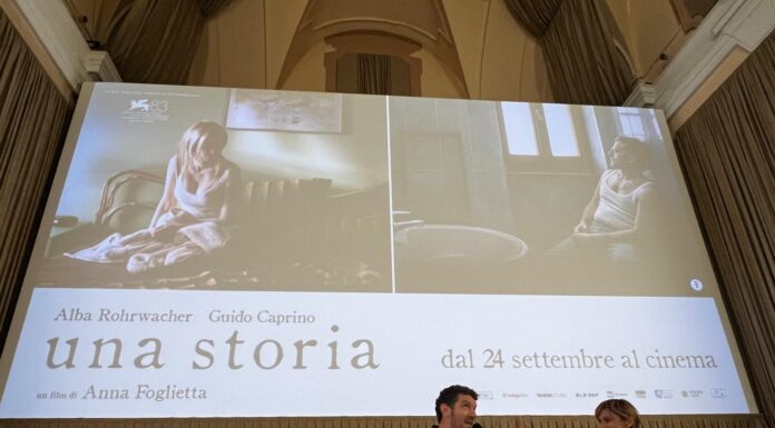 Anna Foglietta, tutto esaurito al Cinema Odeon per il suo esordio da regista, in sala arriva “Una storia” Anna Foglietta