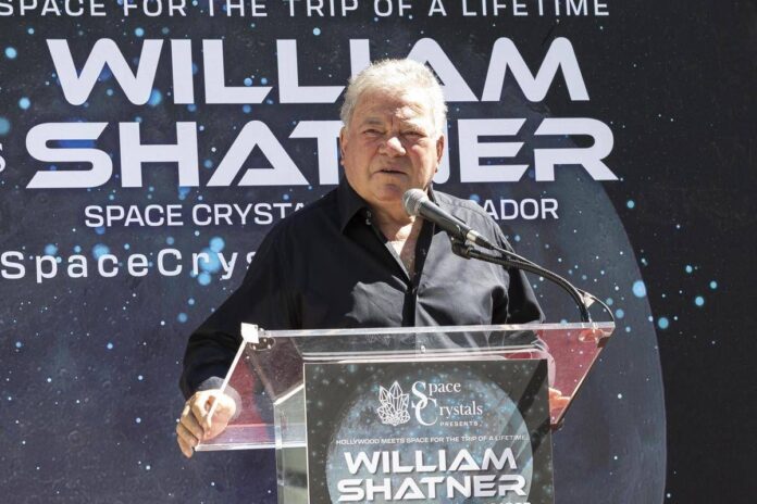 William Shatner a 95 anni stupisce tutti, il leggendario Capitano Kirk debutta nel metal