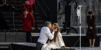 “Alcesti” di Euripide al Teatro Romano di Verona con la regia firmata da Filippo Dini Alcesti a Verona con Deniz Özdoğan e Aldo Ottobrino