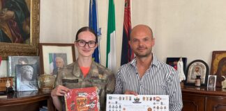 Studenti con le Stellette, la bassanese Alice Bertelle ricevuta dal sindaco Nicola Finco Alice Bertelle a Studenti con le Stellette insieme a Nicola Finco