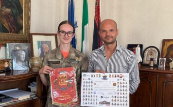 Studenti con le Stellette, la bassanese Alice Bertelle ricevuta dal sindaco Nicola Finco Alice Bertelle a Studenti con le Stellette insieme a Nicola Finco