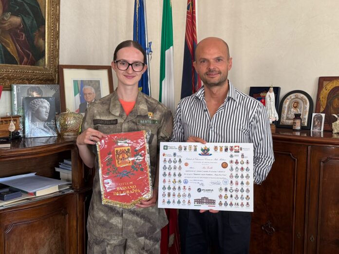 Alice Bertelle con il sindaco Nicola Finco a Bassano Alice Bertelle a Studenti con le Stellette insieme a Nicola Finco