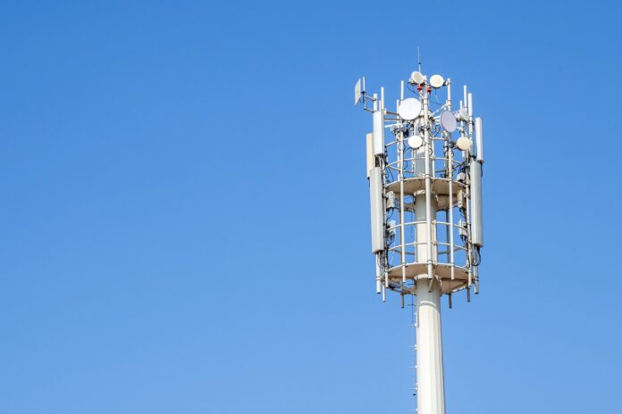 Antenna per telecomunicazioni mobili Antenna Iliad a Bassano, impianto per telecomunicazioni mobili