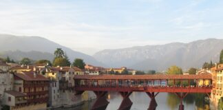 Bassano, Futuro Nazionale replica al Pd: «Il confronto resti sui problemi della città» Futuro Nazionale a Bassano, panorama del Ponte Vecchio