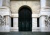 Euronext Growth Milan, 14 società venete valgono complessivamente 1,7 miliardi di euro Società venete quotate, ingresso di Palazzo Mezzanotte sede della Borsa Italiana