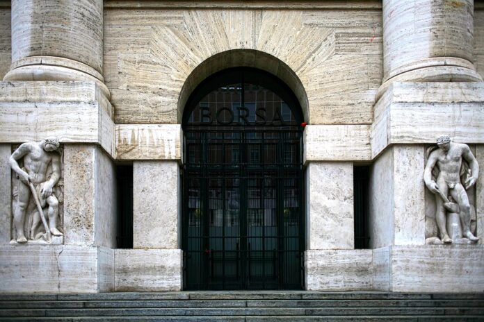 Società venete quotate, ingresso di Palazzo Mezzanotte sede della Borsa Italiana