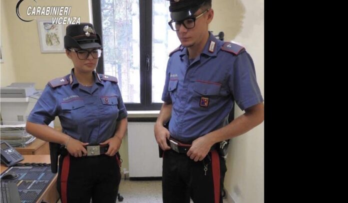 Carabinieri di Vicenza e sostanze sequestrate Sequestro droga Vicenza, Carabinieri con hashish e marijuana recuperati