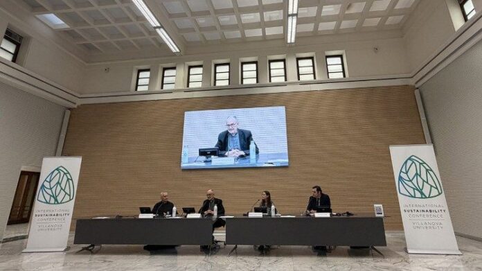 Conferenza sulla medaglia per la sostenibilità a Michael Czerny Sostenibilità integrale, conferenza per la medaglia a Czerny