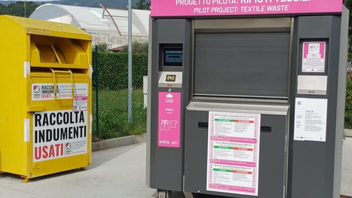 Nuovo press container Texclim per i rifiuti tessili a Bassano Rifiuti tessili a Bassano, vecchio contenitore e nuovo press container Texclim