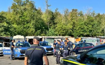 Contraffazione online, sequestrati oltre 1.200 capi falsi nei Castelli Romani Contraffazione online Castelli Romani, intervento della Guardia di Finanza