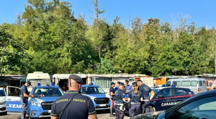Roma, controlli della Finanza: sequestrati oltre 9,4 milioni di prodotti irregolari Controlli Gdf Roma della Guardia di Finanza
