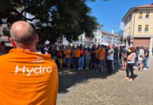 Hydro Feltre, la Fiom sull’accordo: «Salvi 36 posti, ma restano lavoratori nell’incertezza» Accordo Hydro Feltre secondo la Fiom, lavoratori riuniti
