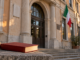 Liceo Buratti, Nando dalla Chiesa sostiene la richiesta di coprire la scritta fascista Scritta fascista al liceo Buratti, immagine simbolica di scuola e memoria democratica
