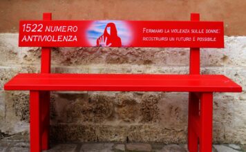 Femminicidio di Lorena, l’appello del padre alle istituzioni e la risposta di Meloni Femminicidio di Lorena, panchina rossa contro la violenza