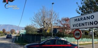 Omicidio a Marano Vicentino, minore arrestato dopo la morte del padre in casa Omicidio a Marano Vicentino, auto dei Carabinieri nel territorio