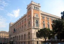 Ddl antisemitismo, presidio a Montecitorio: Rifondazione protesta, NES attacca l’ANPI presidio contro ddl antisemitismo davanti a Montecitorio