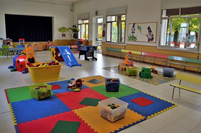 Spazi della scuola dell’infanzia di Montorso Vicentino Scuola dell'infanzia di Montorso, aula con giochi e materiali educativi
