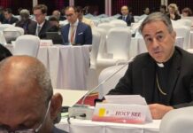 Munizioni a grappolo, la Santa Sede agli Stati: il disarmo non è segno di debolezza Munizioni a grappolo, Ettore Balestrero alla conferenza in Laos