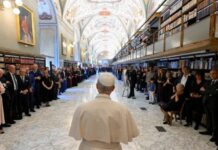 Biblioteca Vaticana, Papa Leone XIV invita ad aprire nuovi varchi di riconciliazione Biblioteca Vaticana, Papa Leone XIV incontra il personale