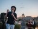 Il vicentino Pietro Longhini canta a Verona per il concerto benefico della Quinta Parete Pietro Longhini al concerto benefico La Musica Si Fa Solidarietà