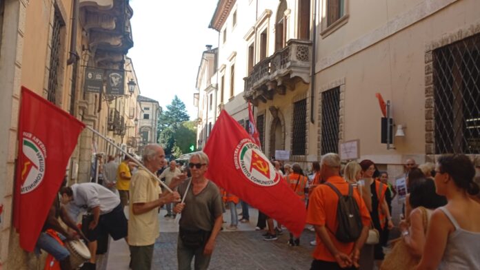 Presidio dei lavoratori GXO a Valdagno Valentino-GXO a Valdagno, presidio dei lavoratori contro il trasferimento