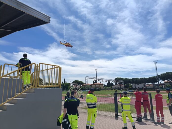 Protezione civile del Veneto durante un'esercitazione Fondi Protezione civile Belluno, volontari durante un'esercitazione