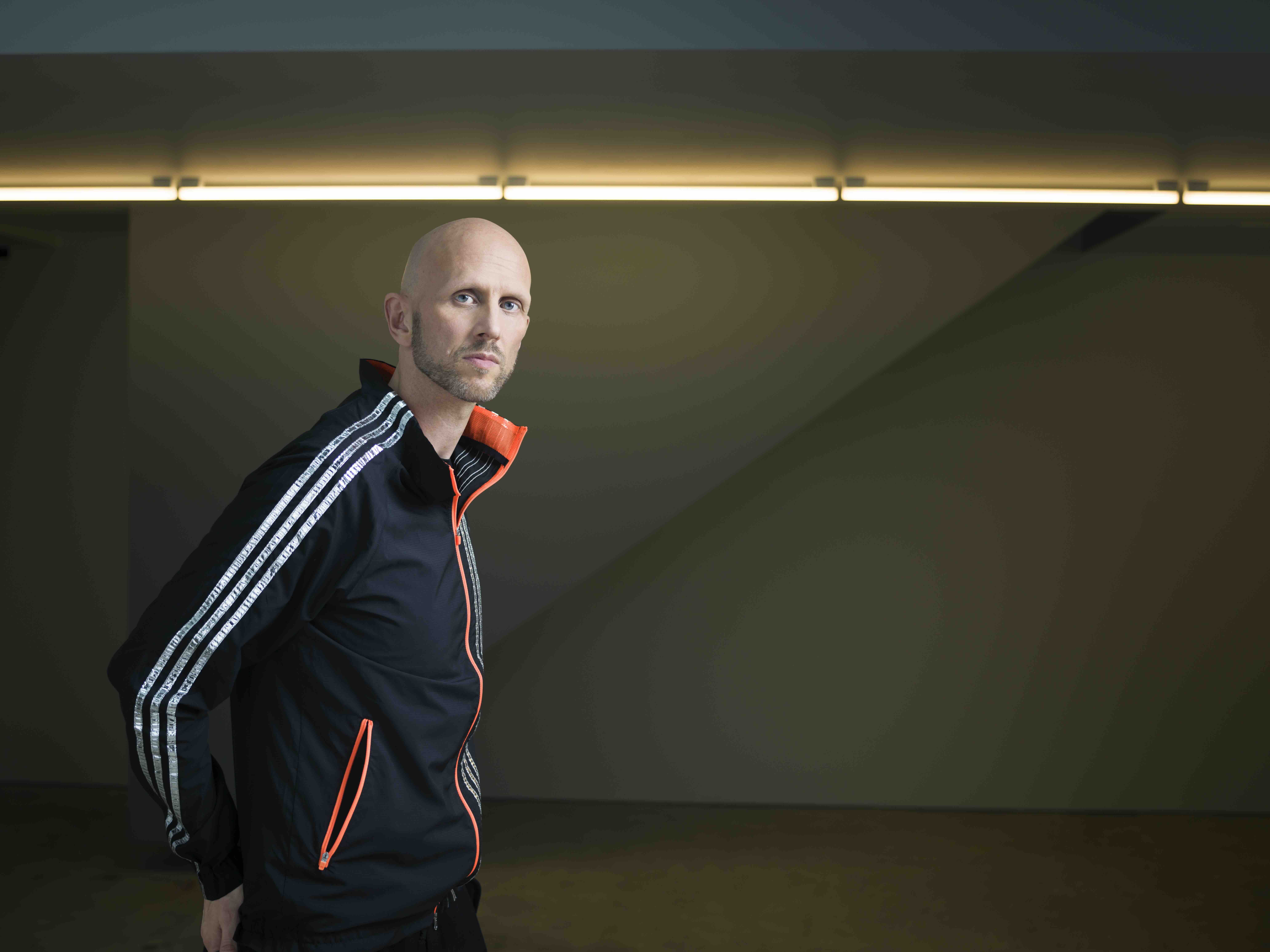 Biennale Danza 2027, aperti i bandi per due coreografie inedite fino al 20 ottobre Bandi Biennale Danza 2027, il direttore Wayne McGregor