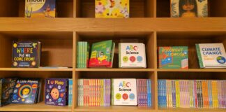 Sassi Store apre a Vicenza, libri e laboratori per bambini nel cuore del centro storico Sassi Store Vicenza, scaffali di libri per bambini