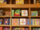 Sassi Store apre a Vicenza, libri e laboratori per bambini nel cuore del centro storico Sassi Store Vicenza, scaffali di libri per bambini