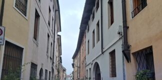 Negozi alimentari chiusi alle 20 a Schio: nuova ordinanza per il centro storico cittadino Negozi alimentari chiusi alle 20 a Schio nel centro storico