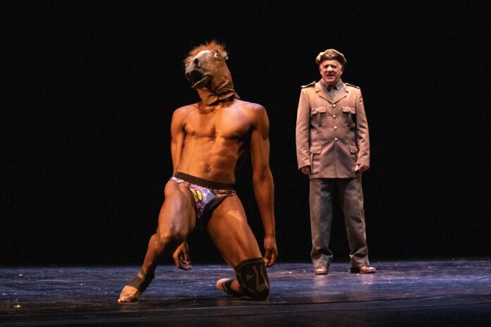 Schio Grande Teatro, una scena dello spettacolo Extra moenia