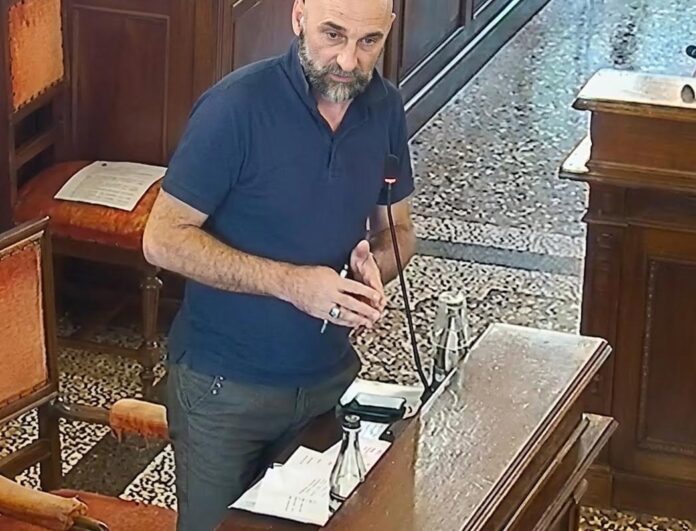 Alex Cioni interviene in Consiglio comunale a Schio Sicurezza a Schio, il consigliere Alex Cioni in aula