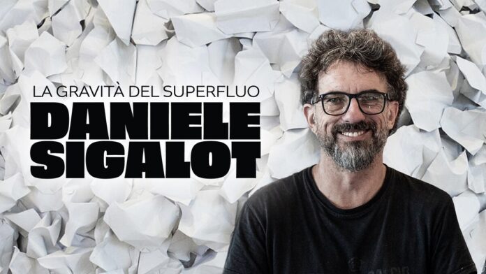 La Gravità del Superfluo, Daniele Sigalot nel documentario
