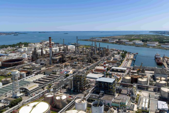 Bioraffineria Enilive di Porto Marghera Biocarburanti Eni-TEHA nella bioraffineria di Porto Marghera