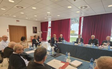 Fine vita in Veneto, i vescovi del Triveneto: «Diritto alla cura, non a morire mai» Fine vita in Veneto, riunione dei vescovi del Triveneto a Bibione