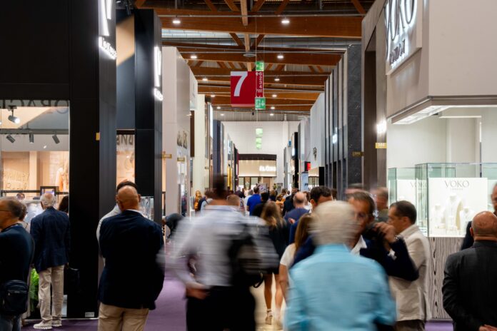 Vicenzaoro September 2026, operatori nei padiglioni Vicenzaoro September 2026 nei padiglioni della fiera