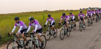 Room Classic Bassano, domenica 27 settembre stop al traffico e divieti di sosta sul percorso Room Classic Bassano, ciclisti su strada in immagine di repertorio