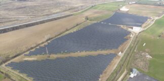 Trissino, Magis inaugura il parco solare sull’ex cava: sabato visite aperte ai cittadini Impianto fotovoltaico di Trissino visto dall'alto, fotografia fornita da Magis